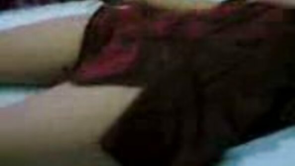 Viliojanti MILF Carol Foxwell Pašalinkite savo apatinį trikotažą