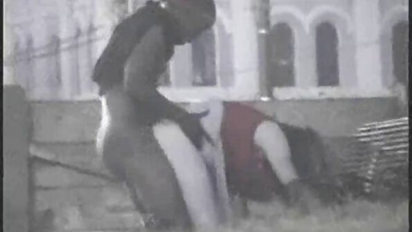 Mažylis Aubrey Addamsas ir slampinėja žmona